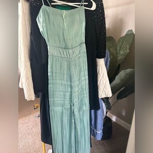 REVOLVE "Line & dot"